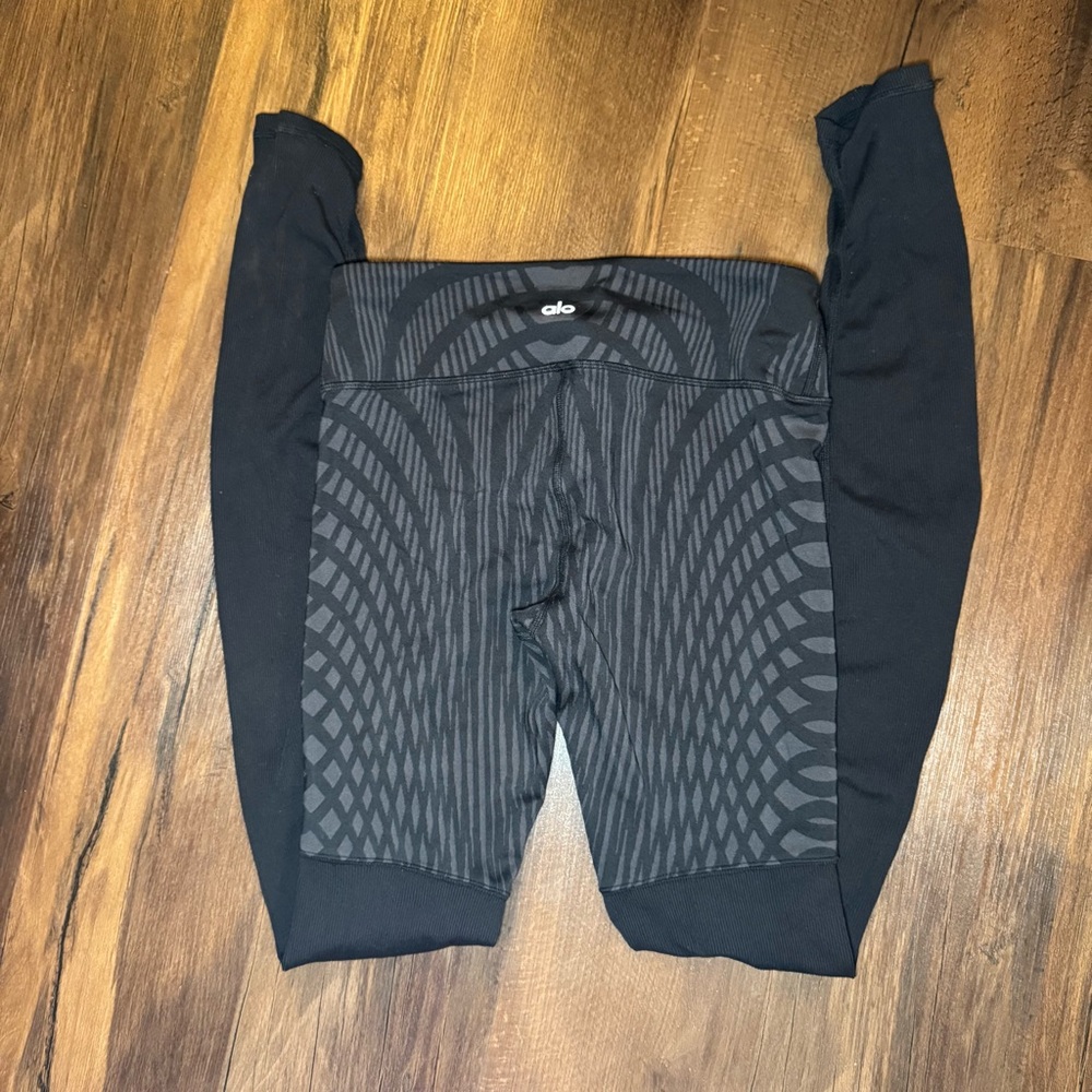 Alo High Waisted Yoga Leggings Size Medium (RN #87370)